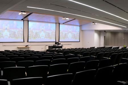 Image of FSU Classroom with projector screens at the front